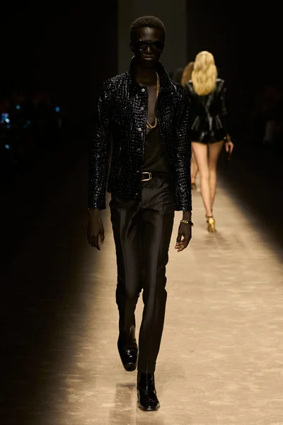 Look 5